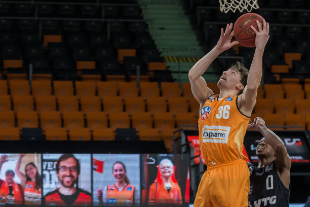 取得领先 取得领先