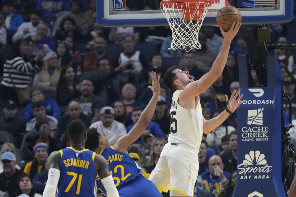 了鲜明对比 了鲜明对比